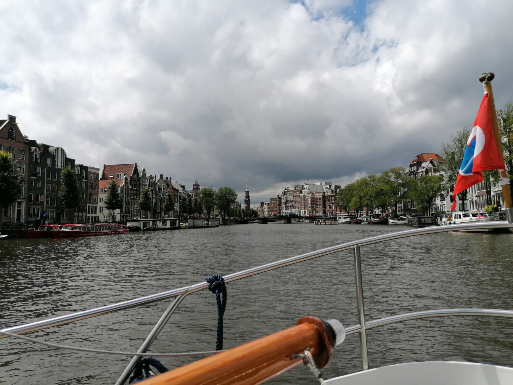 Amsterdam von der Amstel aus